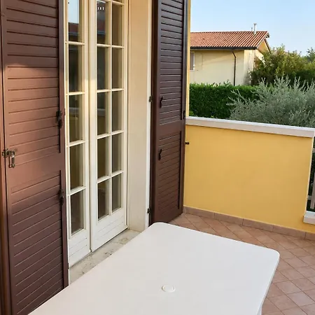 Emerald Daire Lazise